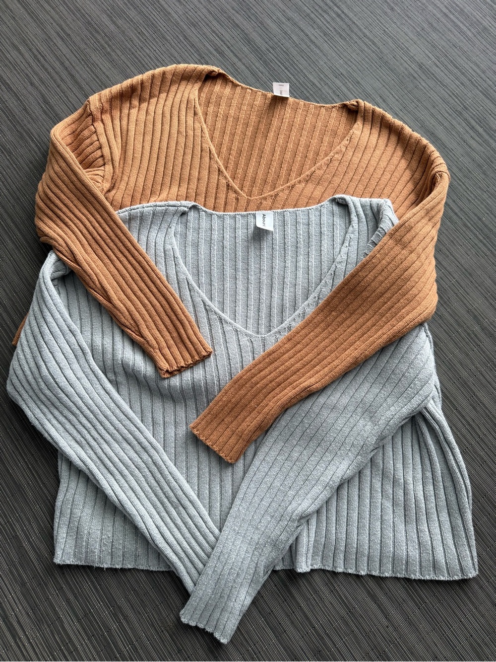 V-Neck Ribbed Crop Sweater
Abound - Picture 3 of 8